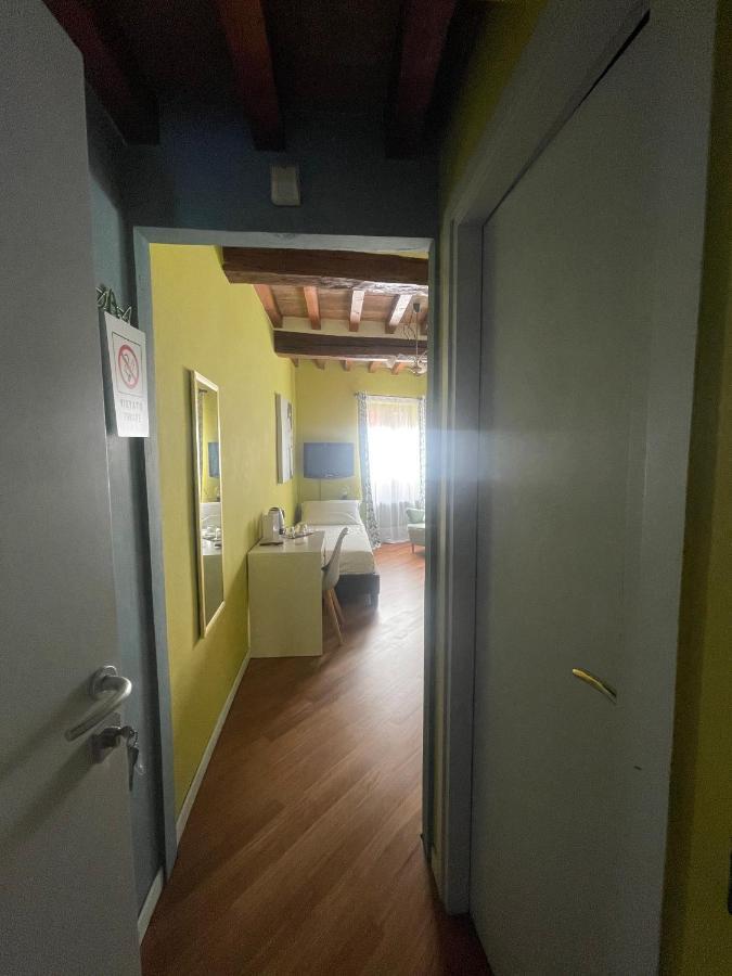 Le Camere Di Bsuites Affittacamere 파르마 외부 사진