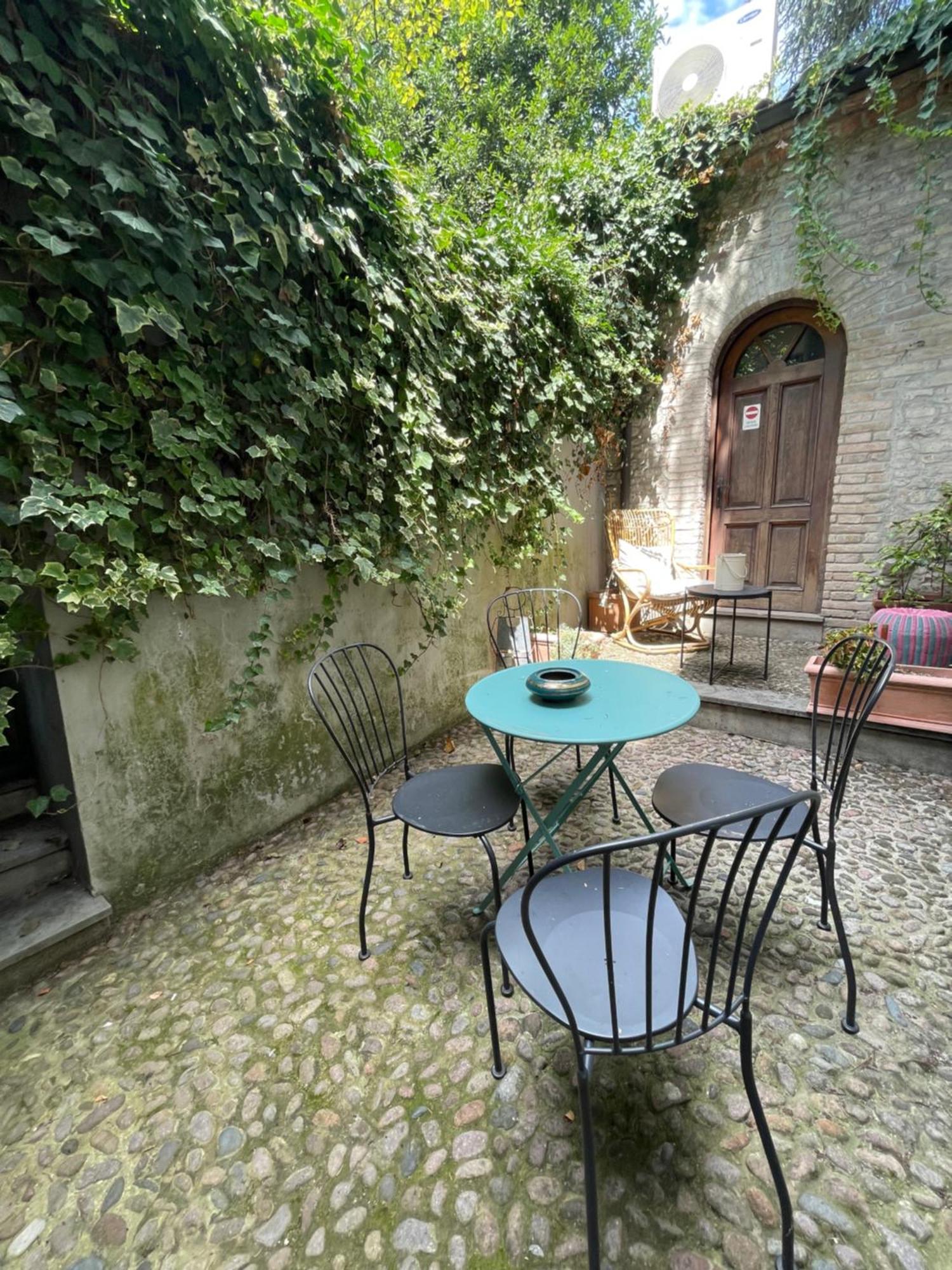 Le Camere Di Bsuites Affittacamere 파르마 외부 사진
