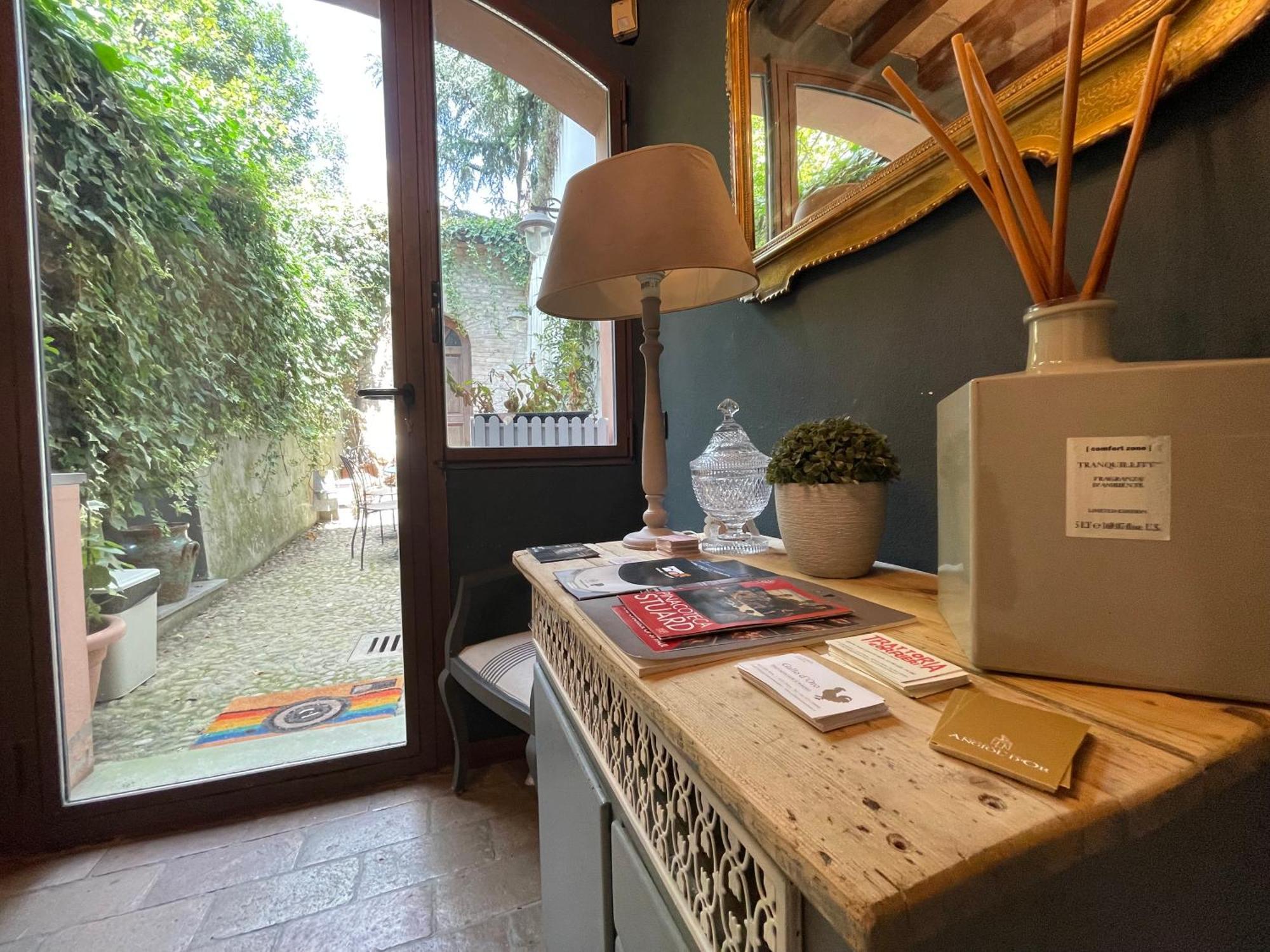 Le Camere Di Bsuites Affittacamere 파르마 외부 사진
