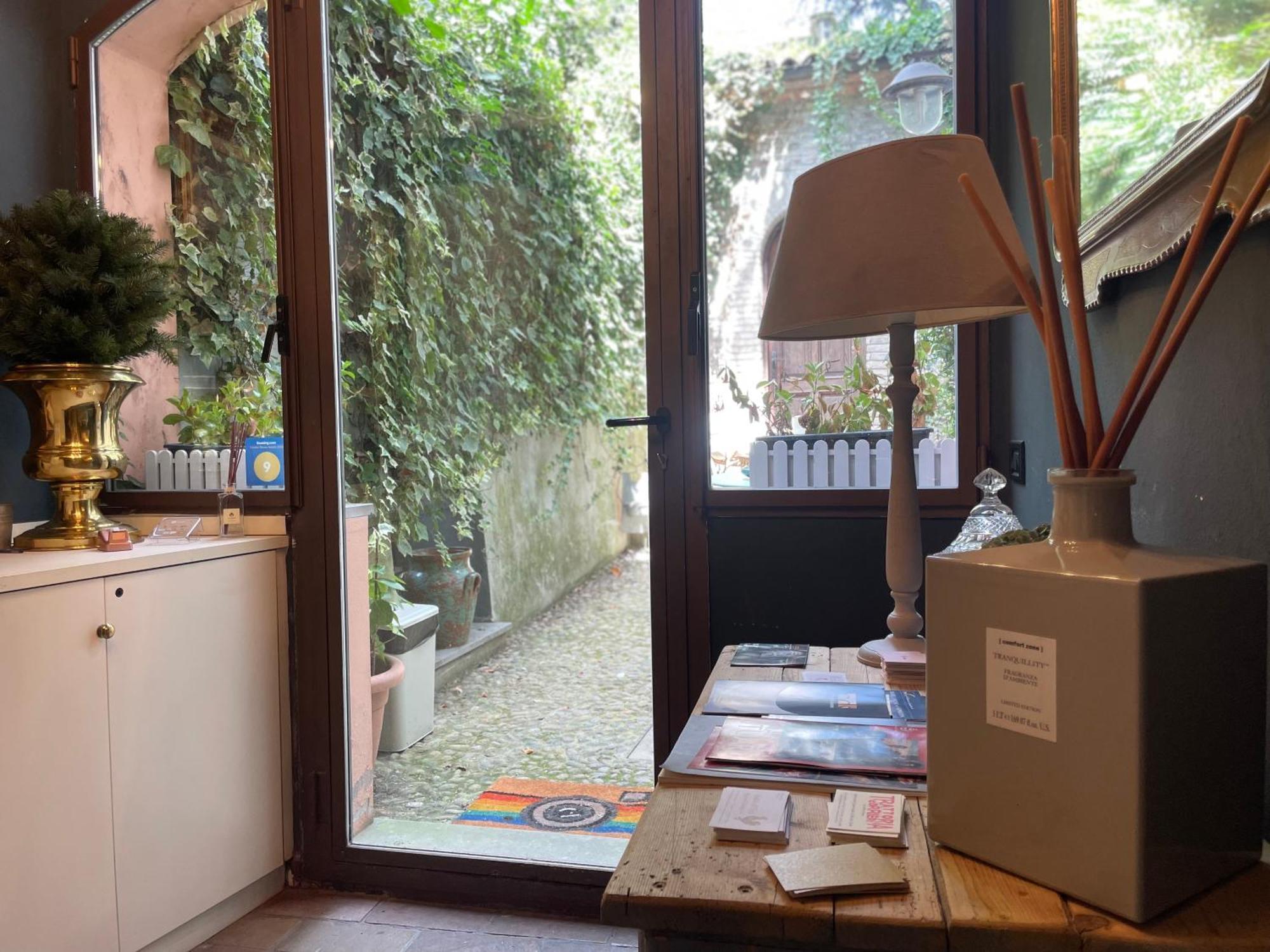 Le Camere Di Bsuites Affittacamere 파르마 외부 사진