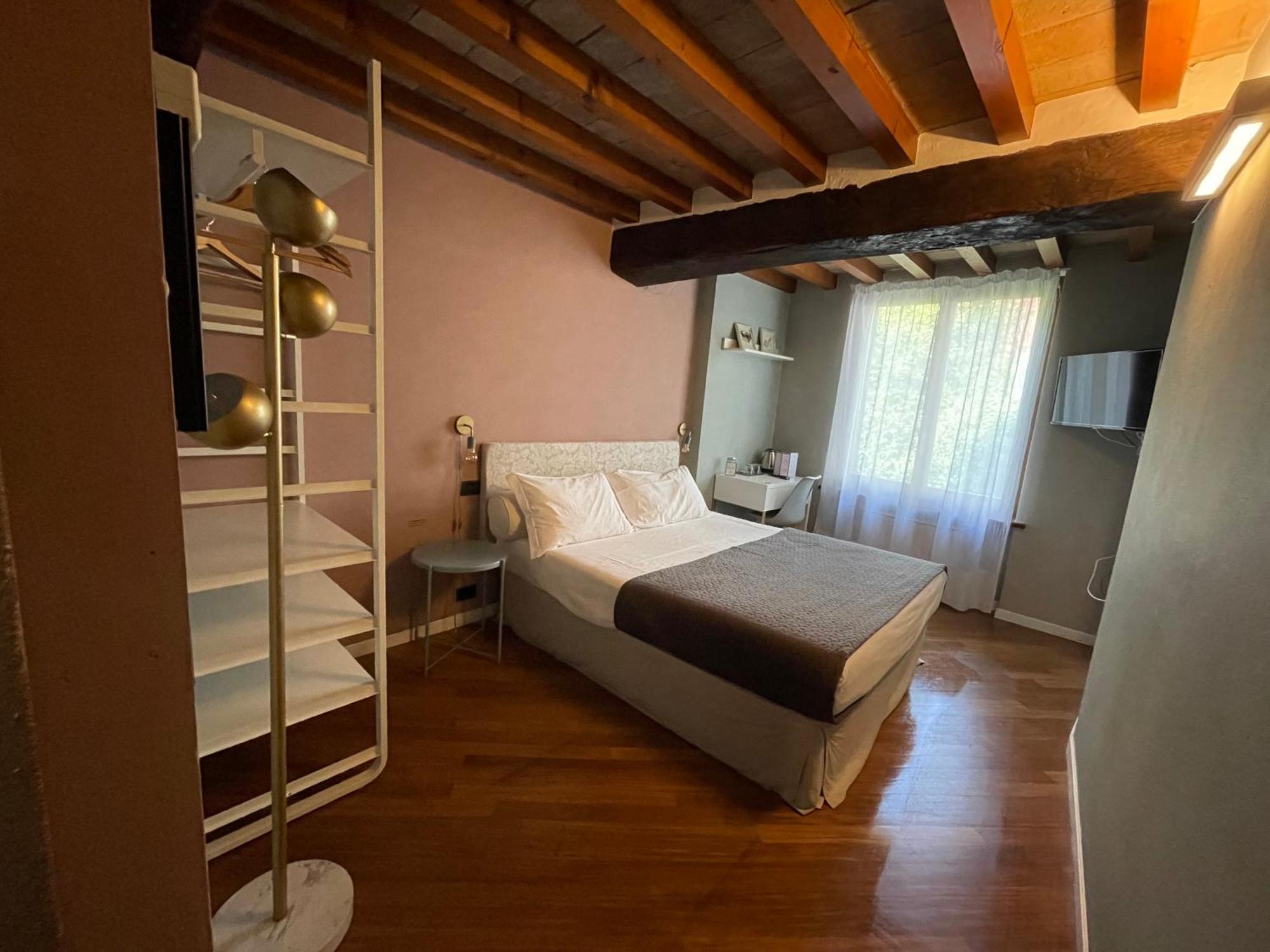 Le Camere Di Bsuites Affittacamere 파르마 외부 사진